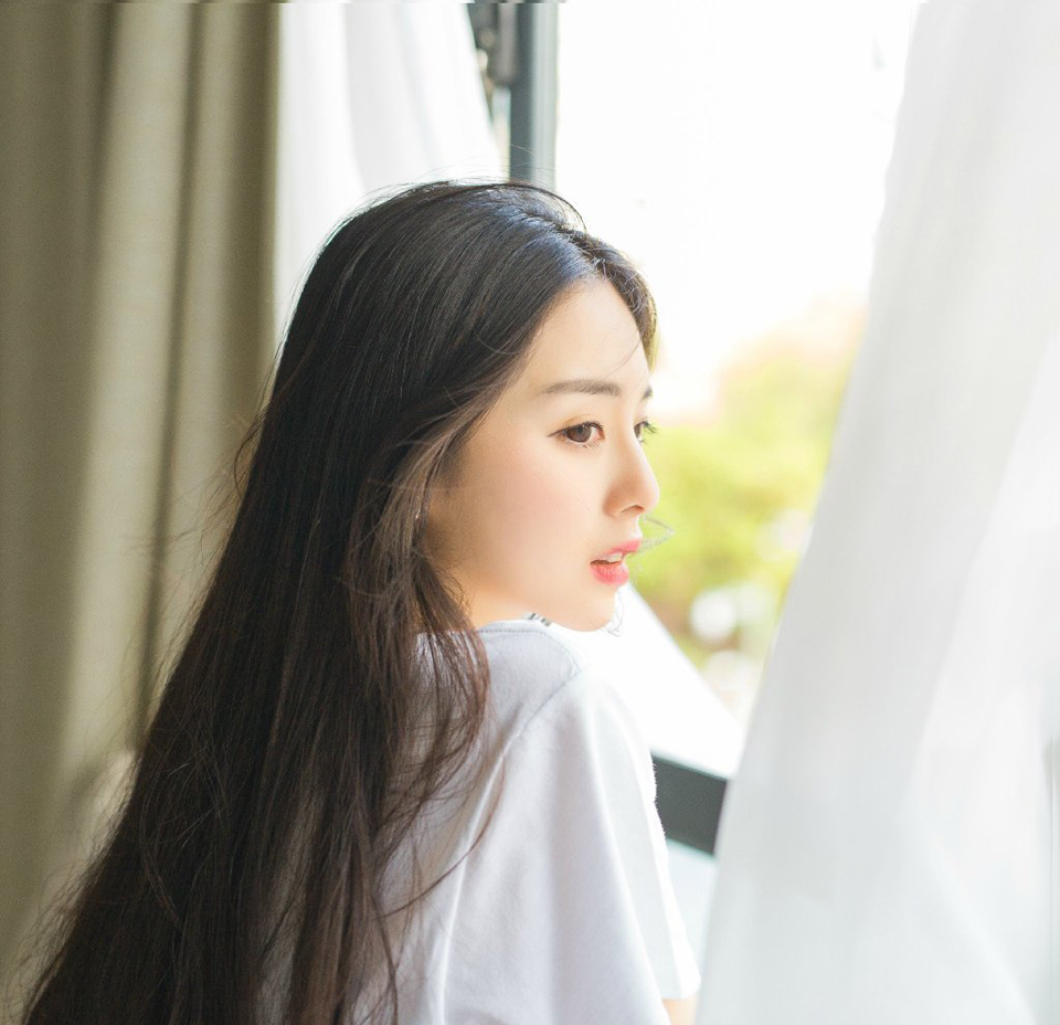 “岳父病了？要不我陪夫人去一趟？”刘璝有些讶然道。